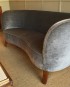Canapé velours gris de forme libre – attribué à Jacob Kjaer, Danemark, 40’s